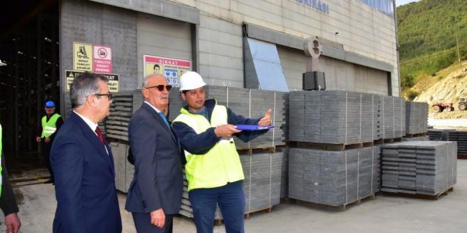 Şehri Nakış Gibi İşleyen Fabrika