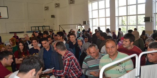 Kan Vermek İçin Sıraya Girdiler