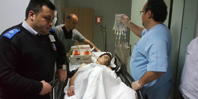 Bıçaklı Saldırıya Uğrayan Ortaokul Öğrencisi Ağır Yaralandı