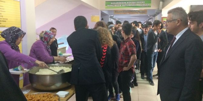 Lise Öğrencilerine ‘Hz. Peygamber Ve Güven Toplumu’ Konulu Konferans Verildi