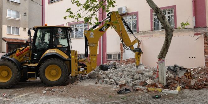 Altıeylül Meydanına Kavuşuyor