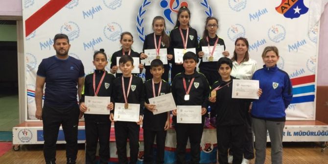 Manisalı Badmintoncular Türkiye Finallerinde