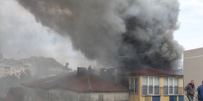 Ünye’de Korkutan Yangın