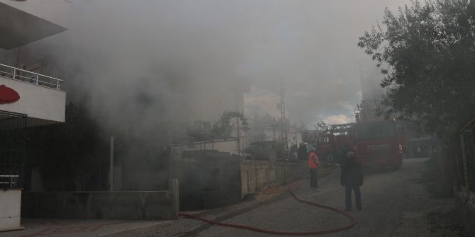 Mut’ta Ev Yangını Korkuttu