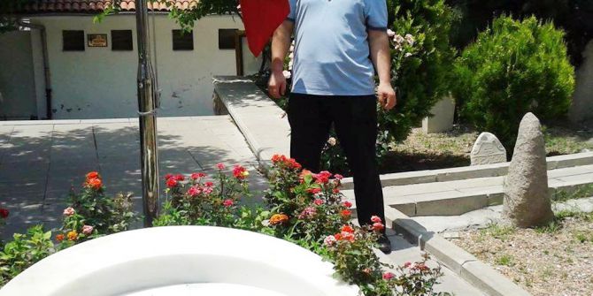 Şehit Polisten Geriye Yazıcıoğlu’nun Mezarı Başında Çektiği Fotoğrafı Kaldı