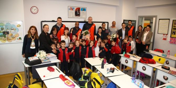 Banvitli Oyuncuları Öğrencilerle Buluştu