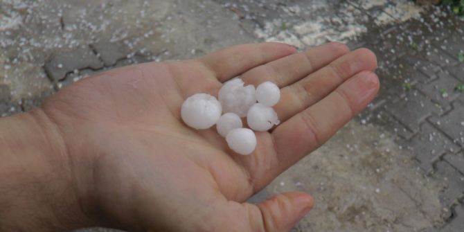 Fındık Büyüklüğünde Dolu Hayatı Olumsuz Etkiledi