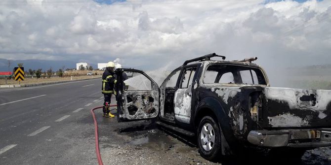 Söke’de Seyir Halindeki Araç Alev Alev Yandı