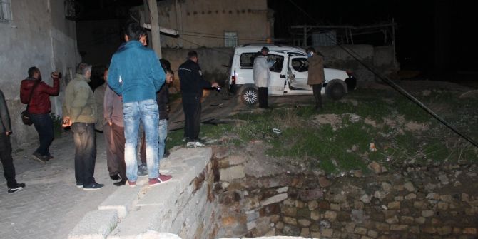 Otomobilde Çakmak Gazı Patladı: 1 Ağır Yaralı