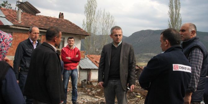 Tosya Kaymakamı Pişkin, Evi Yanan Aileyi Ziyaret Etti