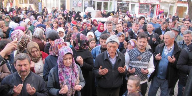 Hisarcık’ta Umre Kafilesi Dualarla Uğurlandı