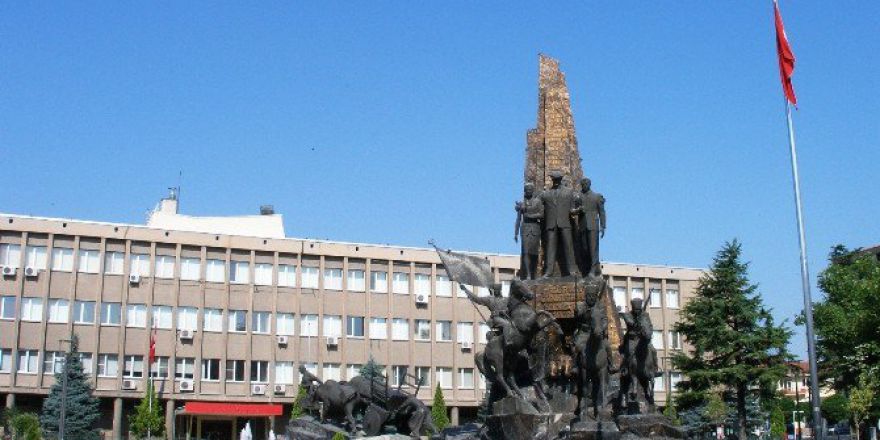 Uşak Kent Meydanın Adı “15 Temmuz Şehitleri Meydanı” Oldu