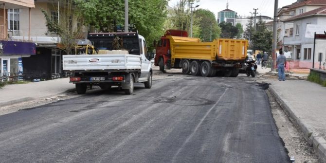 Düzce Belediyesi Uzunmustafa Mahallesinde Asfalt Çalışmasına Başladı