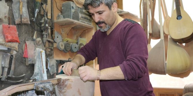 20 Metrekarede Üretilen Bağlama, Gönüllerin Sesi Oluyor