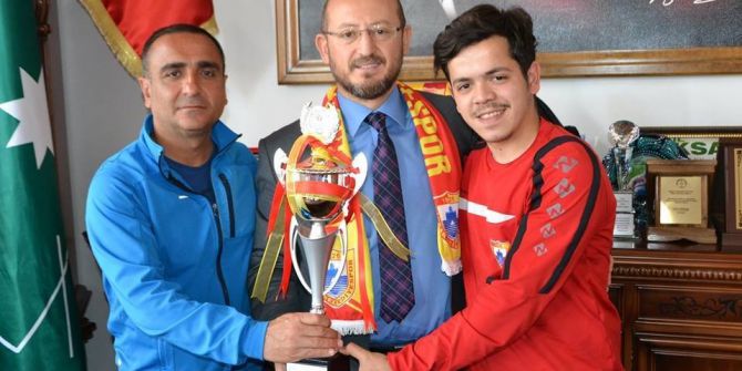 Başkan Özcan’dan Şampiyon Takıma Teşekkür