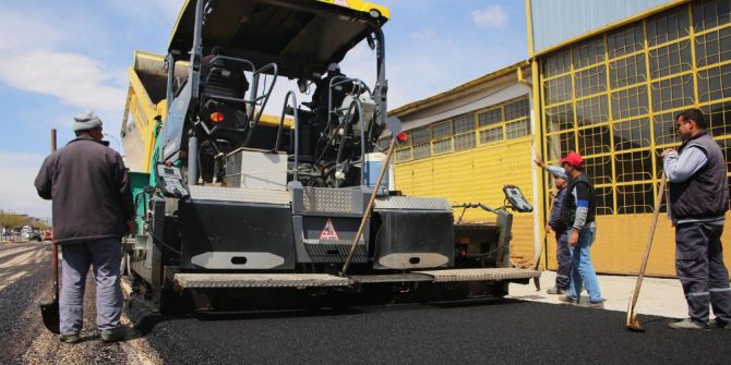 Karaman Belediyesi Sanayi Sitesini Asfaltlıyor