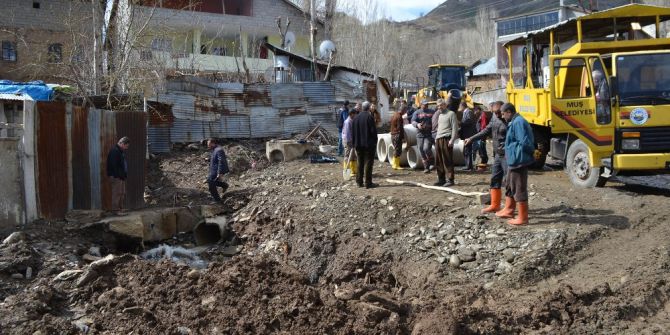 Muş’ta Tahrip Olan Altyapı Yenileniyor