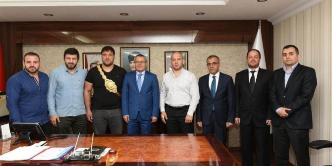 Kırkpınar Başpehlivanları Ve Şampiyon Güreşçiler Batman’da