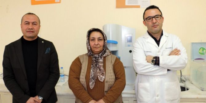 60 Yaşındaki Fadime Teyze’nin Okuma Aşkı