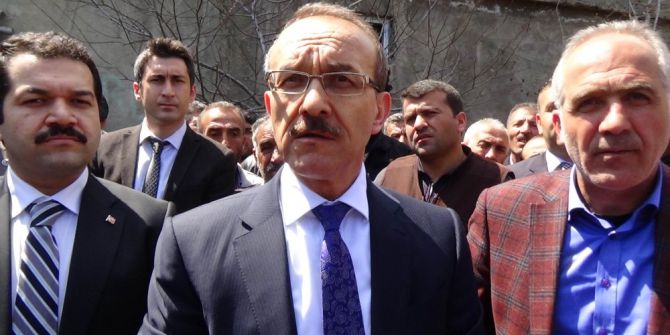 Vali Yavuz’dan ‘Tüfekli Fotoğraf’ Açıklaması