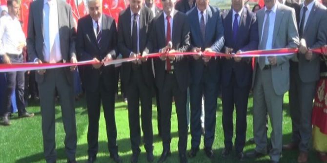 Çadır Kentte Yaşayan Suriyeliler İçin Futbol Sahası