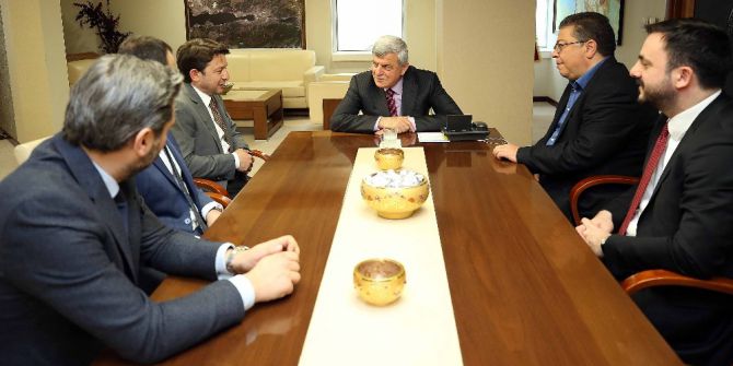 Başkan Karaosmanoğlu: "Türkiye’nin Kalkınmasında Sorumluluğunuz Var’’