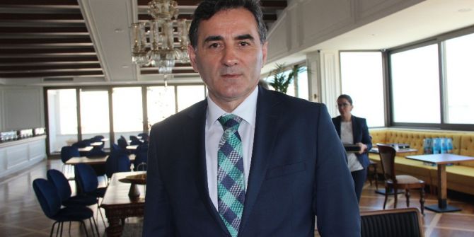 Kosovalı Bakanın Referandum Sevinci