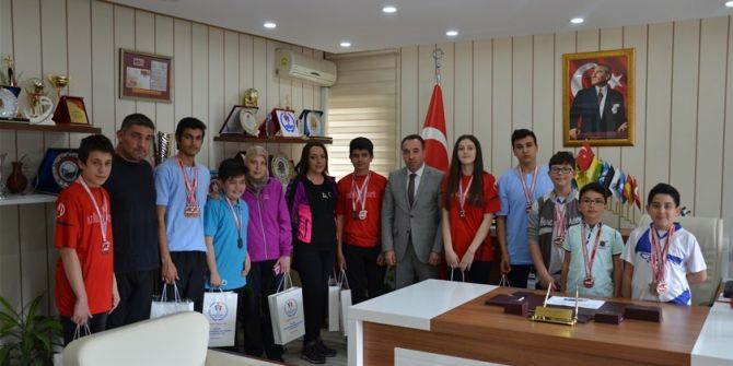 Dereceye Giren Dartçılar Ödüllendirildi