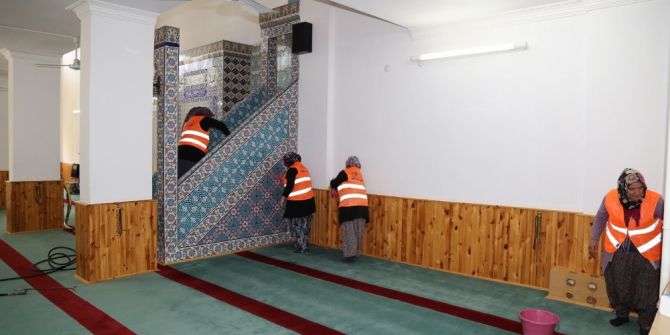 Niğde Belediyesi Camileri Ramazan’a Hazırlıyor
