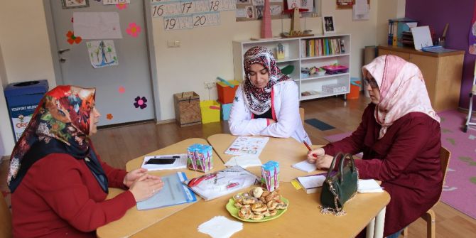 Çınar Kolejinde Veli Toplantıları Devam Ediyor