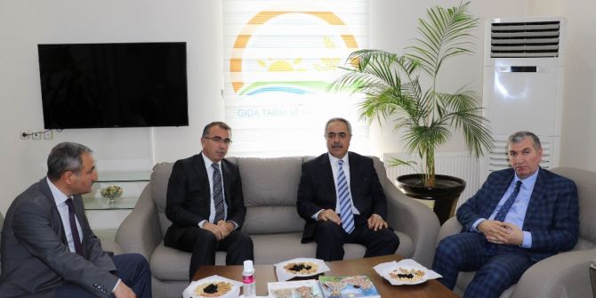 Müsteşar Yardımcısı Tunç, Tarım Fuarını Değerlendirdi