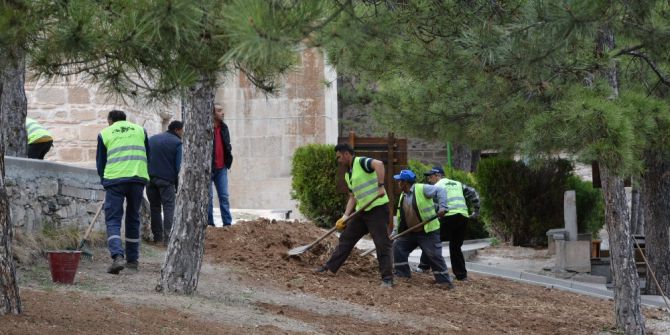 Seyitgazi Belediye’sinden Seyyid Battal Gazi Külliyesi Etrafında Çevre Düzenleme Çalışmaları