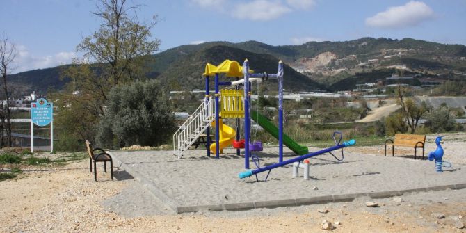 Alanya Belediyesi’nden 3 Mahalleye Çocuk Parkı