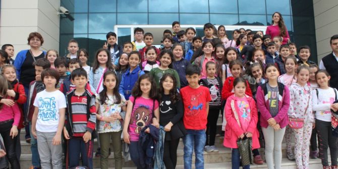 Zorlu Çocuk Tiyatrosu, Denizli’de Çocuklarla Buluştu