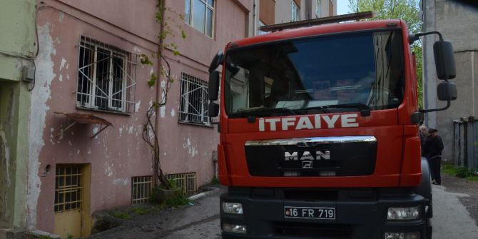 Kundaklandığı İddia Edilen Evdeki 2 Çocuk Komşuları Tarafından Kurtarıldı