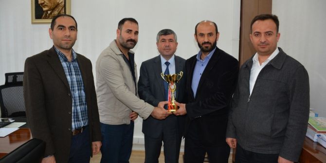 Masa Tenisinin Şampiyonu Haliliye