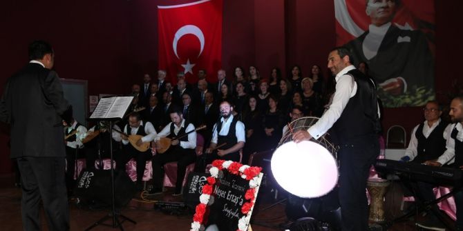 Efeler Belediyesi Thm Korosu Vatandaşları Mest Etti