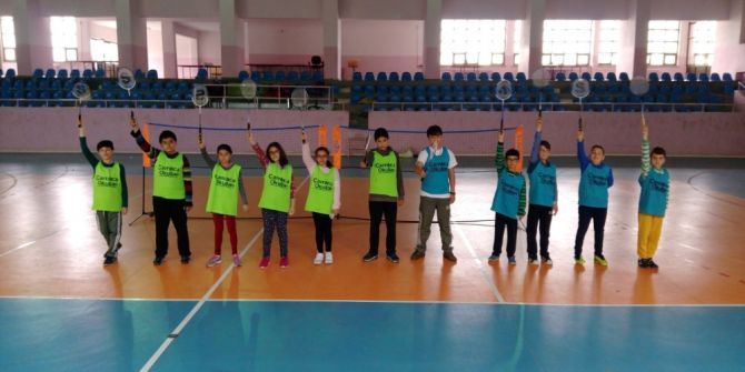 Çamlıca Okullarında Öğrencilerin Badminton Keyfi
