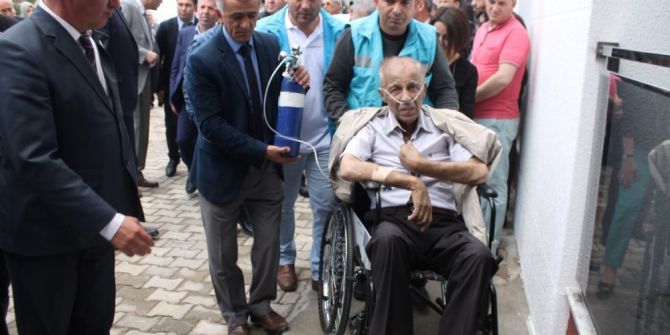 Yaptırdığı Sağlık Merkezinin Açılışına Ambulansla Getirildi