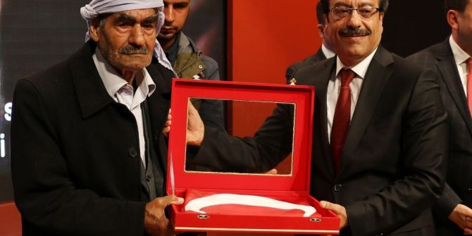 Başkan Atilla’dan Şehit Babasına Türk Bayrağı