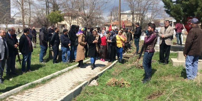 Şehidin Cenazesinde Askerler Gözyaşlarına Hakim Olamadı