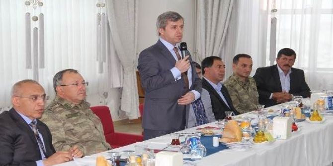 Vali Çınar Korucularla Bir Araya Geldi