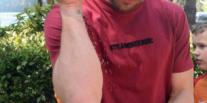 Podolski Yemeği Böyle Tuzladı