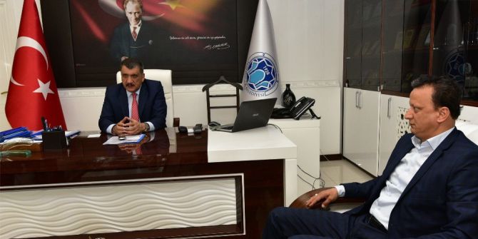 Mim-der’den Başkan Gürkan’a Plaket