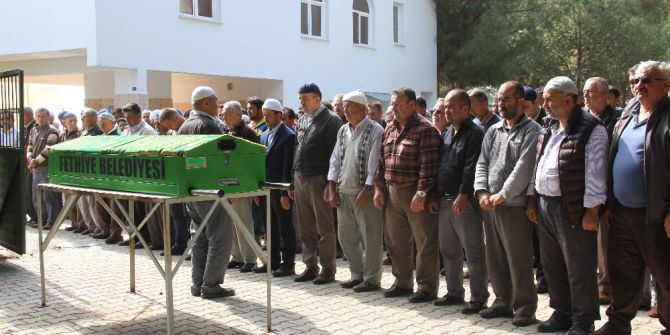 Kardeşi Tarafından Kazara Öldürülen Çocuk Toprağa Verildi