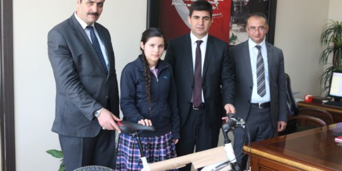 ‘Milli Birlik Ve Kahramanlık’ Konulu Kitap Okuma Yarışması