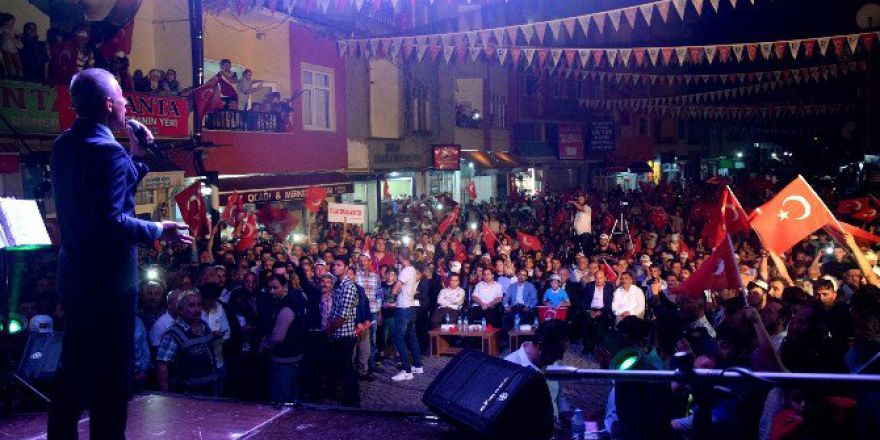 Mustafa Yıldızdoğan Giresun’da Demokrasi Nöbetine Destek Verdi.