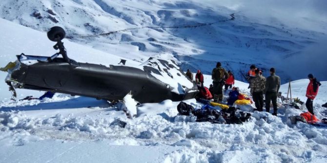 12 Şehit Verilen Helikopterin Enkazı Yol Açılınca Kaldırılacak