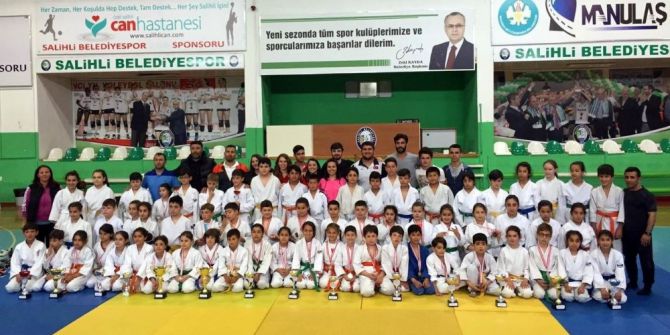 Salihlili Minikler Judo Da Kapıştı