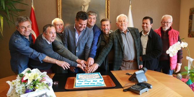 Başkan Kocadon İlk Seçildiği Ekiple Bir Araya Geldi